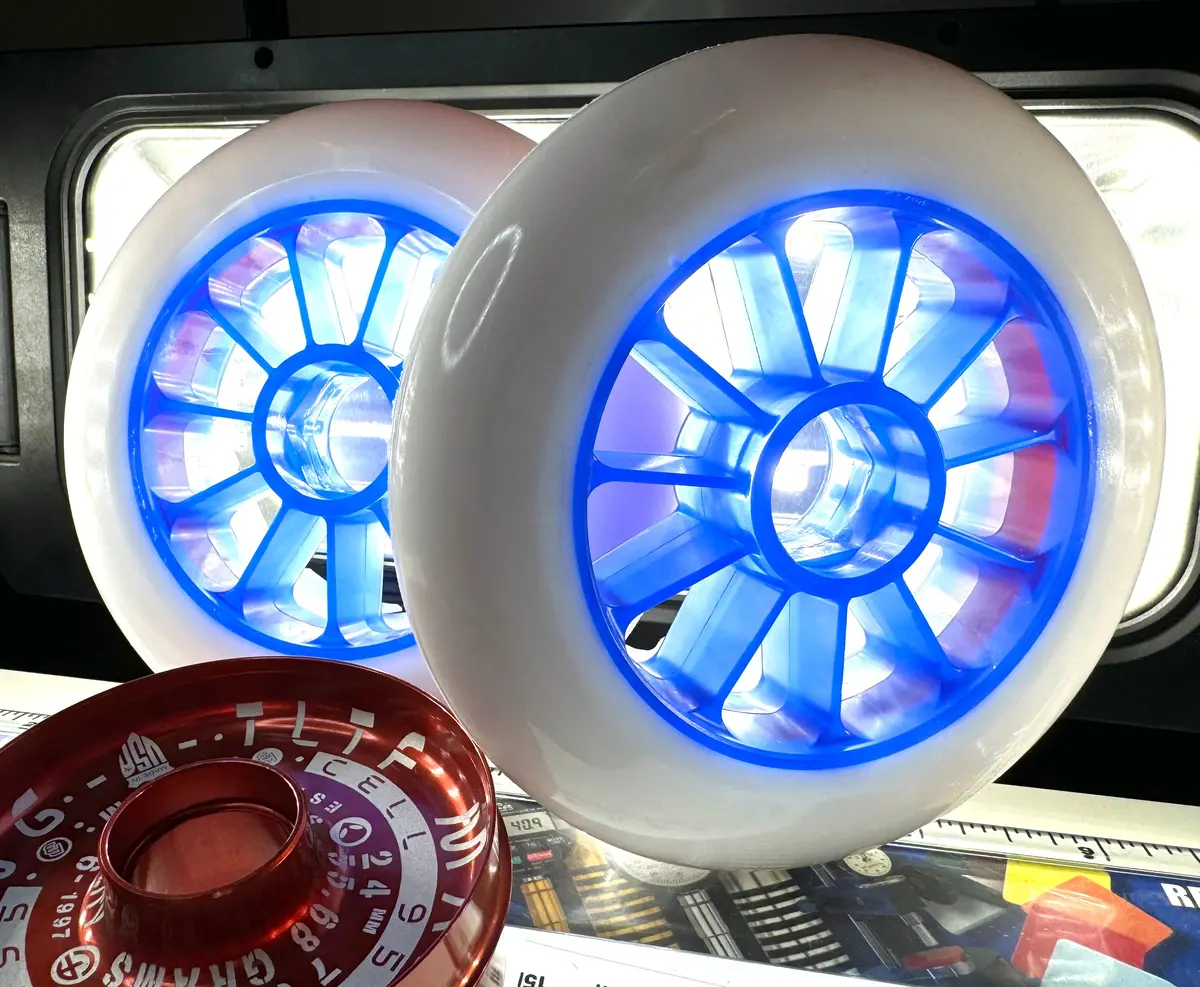 2.1 Indoor 110Mm Honey Badger Pro Q776 T-72 Blue 11-Spoke 1