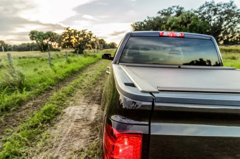 Roll-N-Lock 17-19 Ford F-250/F-350 Super Duty Sb 80-3/8In A-Series Retractable Tonneau Cover 2