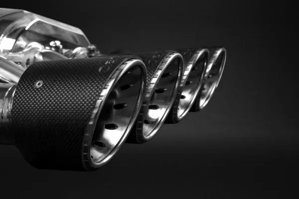 Capristo Chevrolet Corvette (C7) Stingray/Z06 - Valved Exhaust With Post Cat Spare Pipes - Carbon Fiber Tips (Ces3) 1