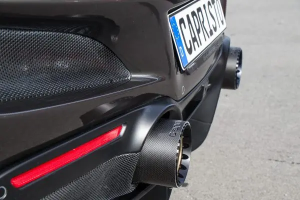 Capristo Ferrari F8 - Carbon End Pipe Shells 1
