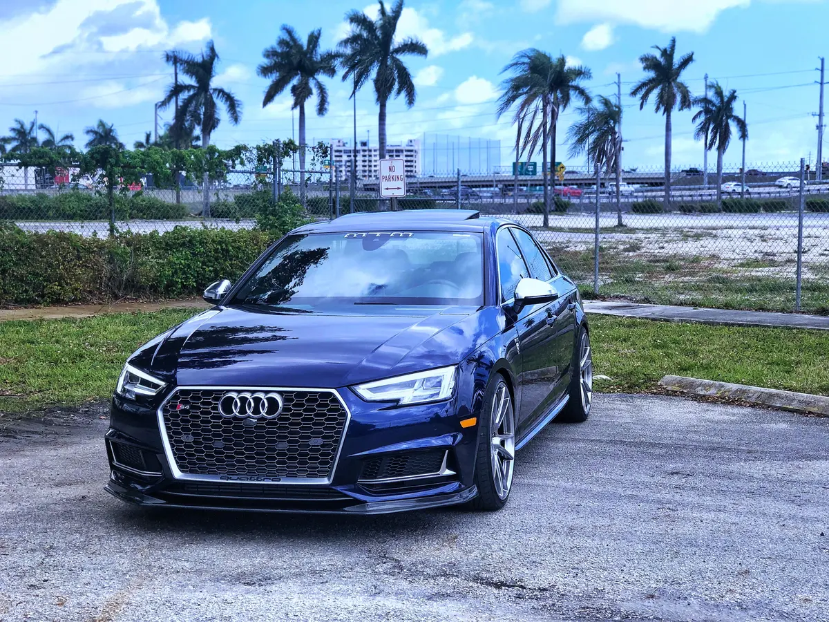 Audi A4/S4 B9 Rs-Style Grille - Pre Facelift (2016-2018) 2
