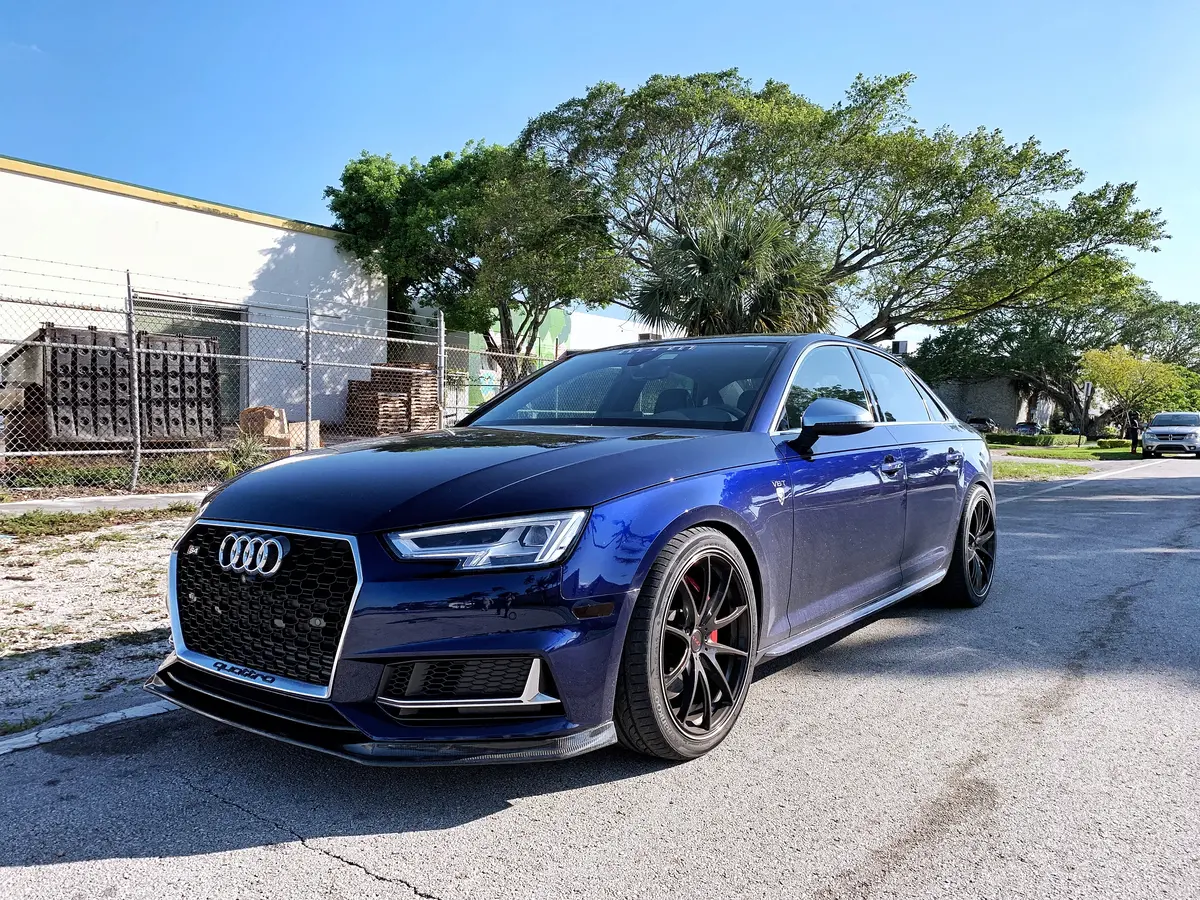 Audi A4/S4 B9 Rs-Style Grille - Pre Facelift (2016-2018) 2