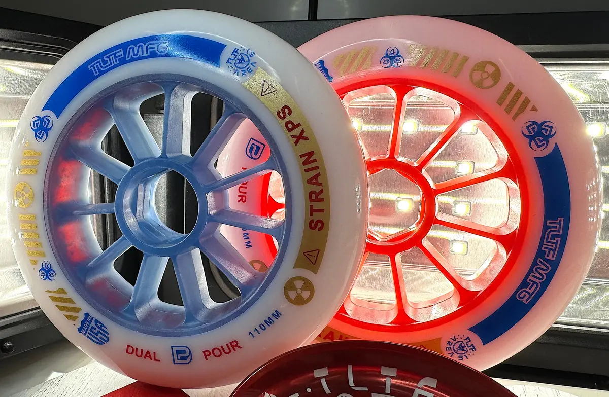 1.7 Strain Xps 3.75 Hard 110Mm 50/50 Mix Red/Blue T-72 Core 11-Spoke 1