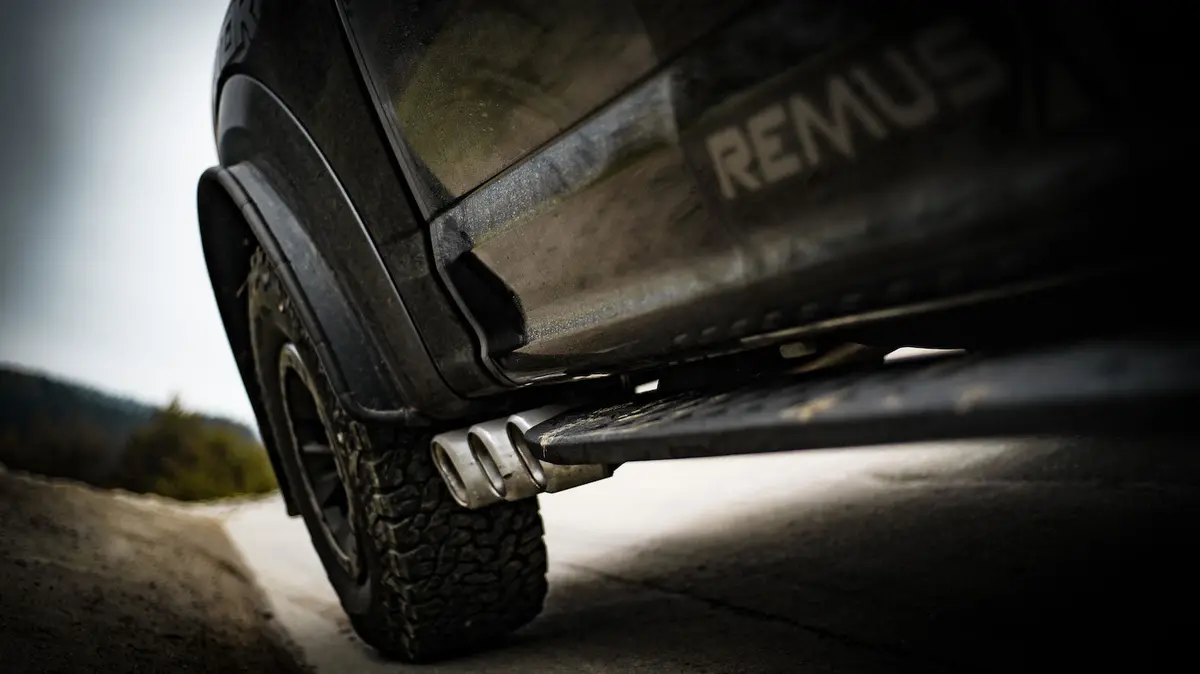 Remus Racing Resonated Cat-Back-System & Sidepipe Right Side W/ 3 Tail Pipes For Ford F150 Raptor 1