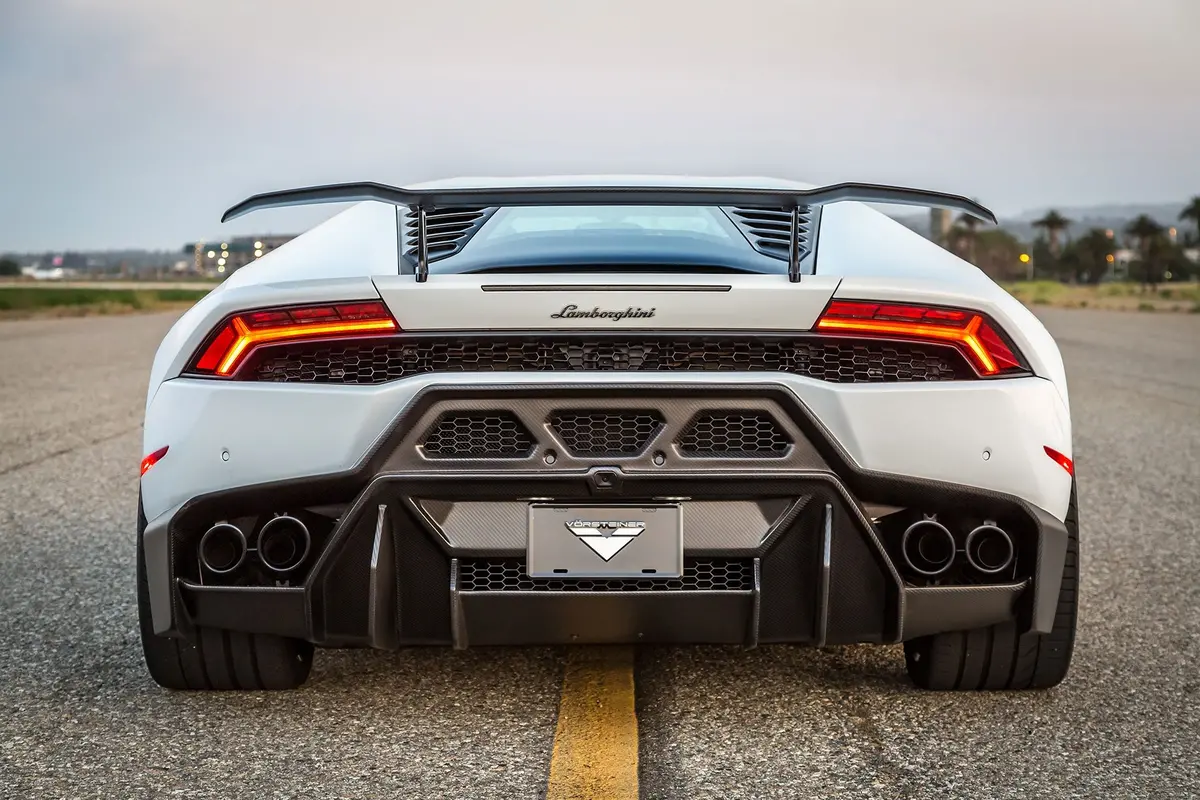 Vorsteiner Novara Edizione Aero Rear Bumper W/ Rear Diffuser Carbon Fiber Pp 2X2 Glossy For Lamborghini Huracan Performante 1